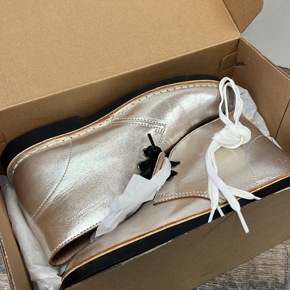 NEW Clarks Desert Boot 2 -Silver Leather Size 9 - Picture 11 of 11